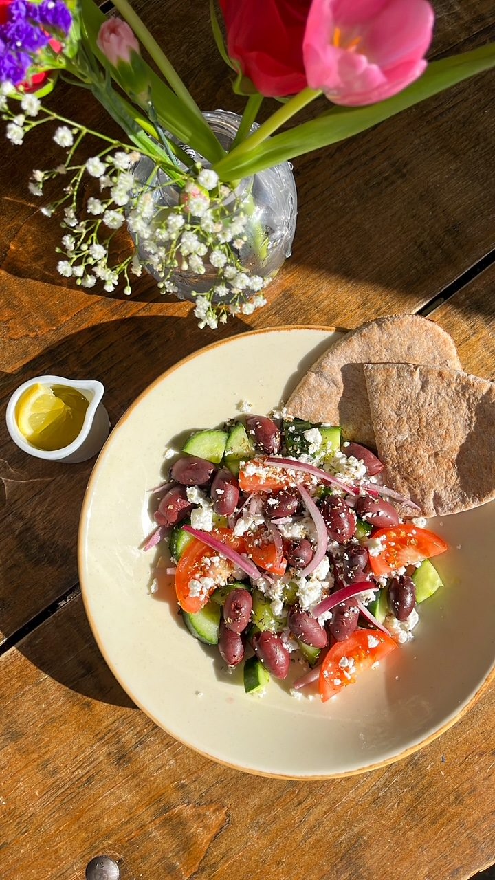 Greek salad with warm pitta